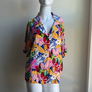 APRIL KISS FLORAL SHIRT TOP BLOUSE SIZE M NWT